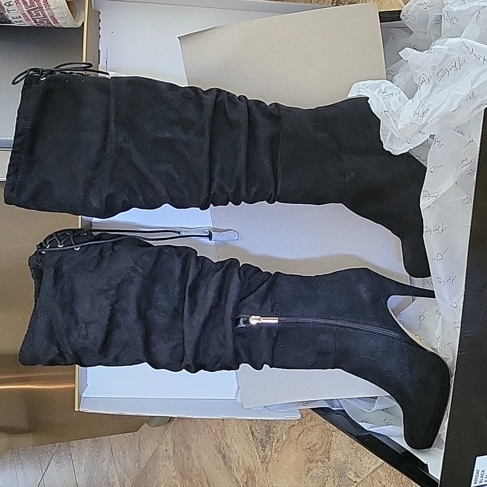 NWOT Thalia Sodi Brisa Round Toe Knee High Boot. 8M